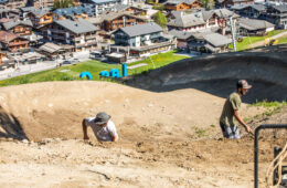 [ Inside Bikepark ] Bikestage with the shapers