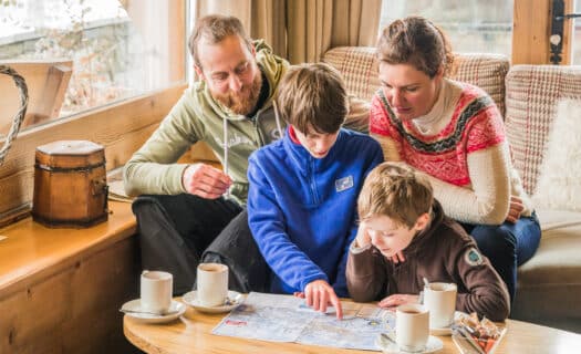 journée-type-famille-les-gets