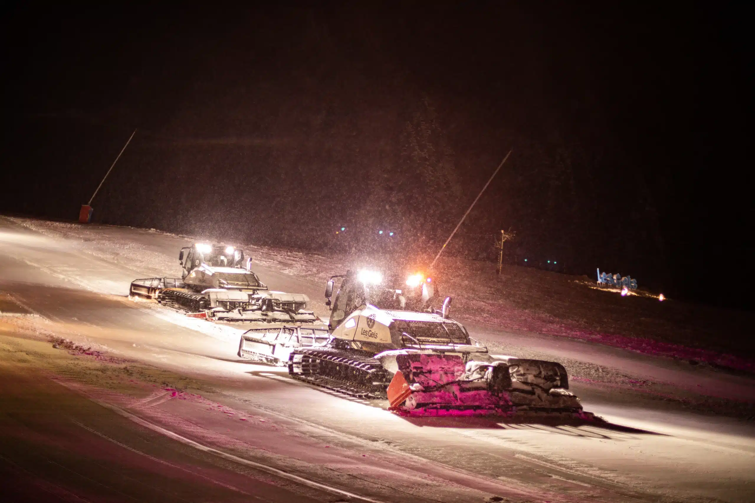 red-ski-show-les-gets